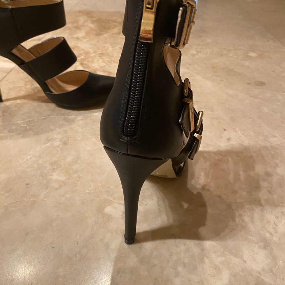 Black Heels-NEW - Picture 4 of 10